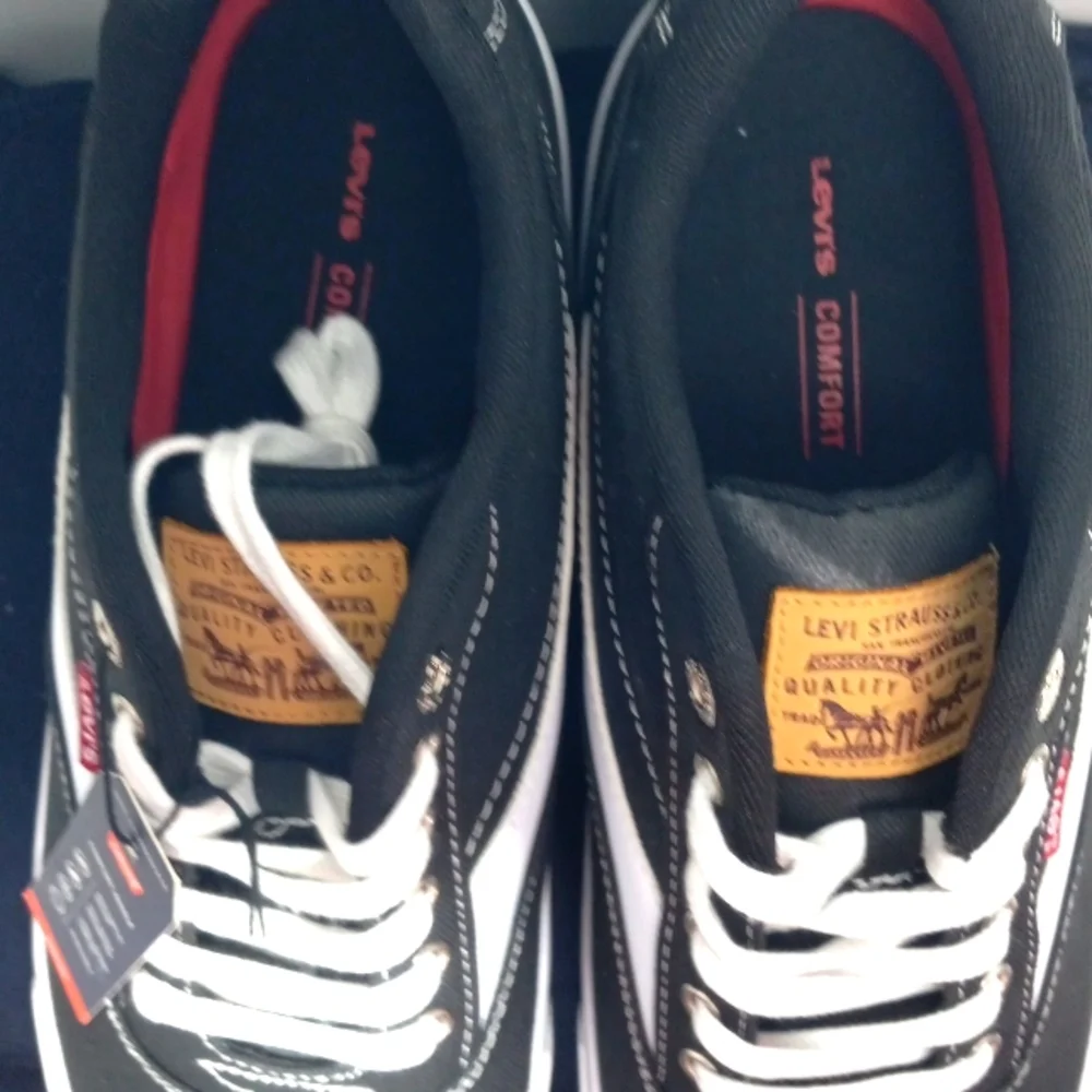 LEVIS CANVAS SNEAKERS